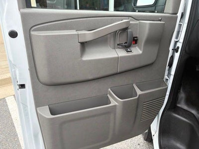 2025 Chevrolet Express Cargo WT