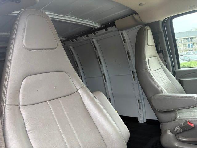 2025 Chevrolet Express Cargo WT