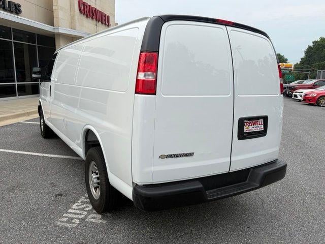 2025 Chevrolet Express Cargo WT
