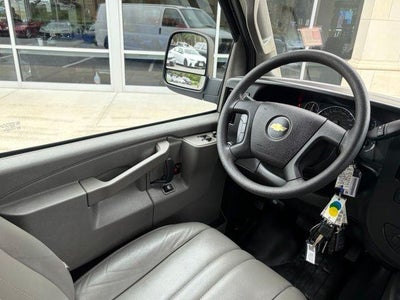 2025 Chevrolet Express Cargo WT