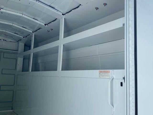 2024 GMC Savana Cutaway 3500 1WT