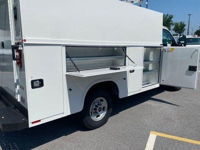 2024 GMC Savana Cutaway 3500 1WT