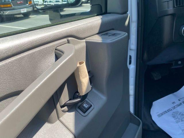 2024 GMC Savana Cutaway 3500 1WT