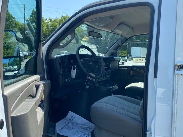 2024 GMC Savana Cutaway 3500 1WT