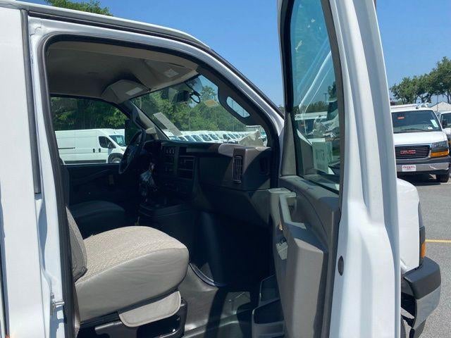 2024 GMC Savana Cutaway 3500 1WT