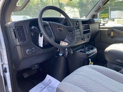 2024 GMC Savana Cutaway 3500 1WT