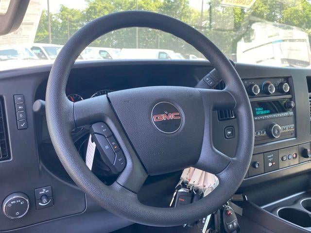 2024 GMC Savana Cutaway 3500 1WT