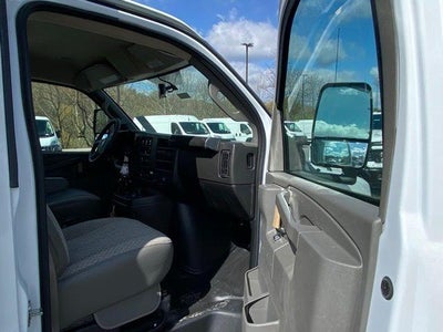 2024 GMC Savana Cutaway 3500 1WT