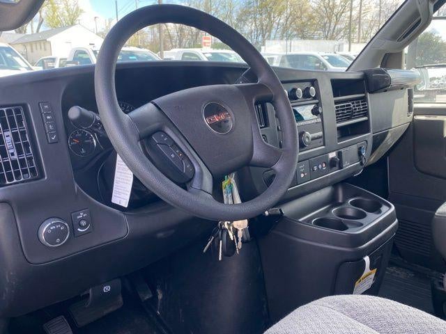 2024 GMC Savana Cutaway 3500 1WT