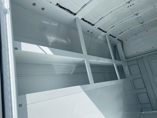 2024 GMC Savana Cutaway 3500 1WT