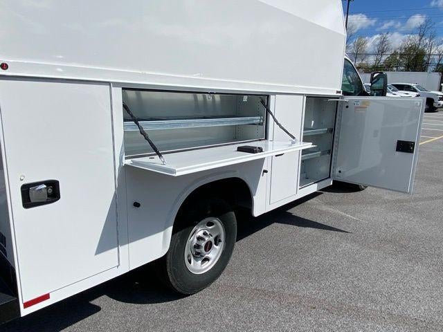 2024 GMC Savana Cutaway 3500 1WT