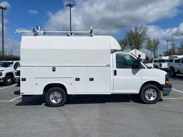 2024 GMC Savana Cutaway 3500 1WT