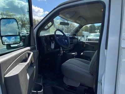 2024 GMC Savana Cutaway 3500 1WT