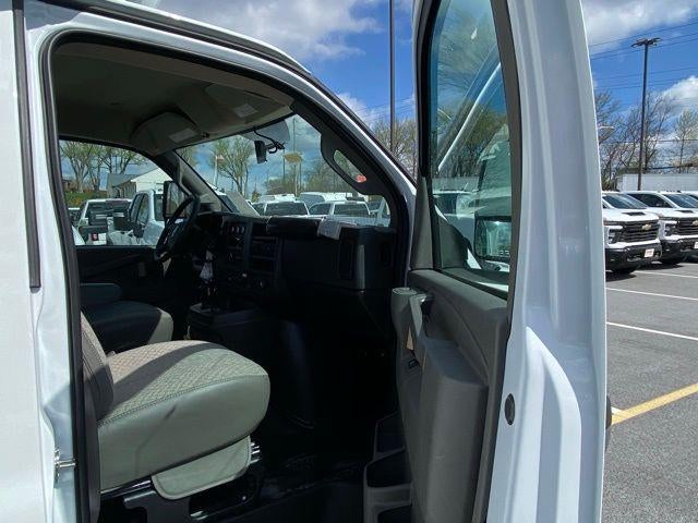 2024 GMC Savana Cutaway 3500 1WT