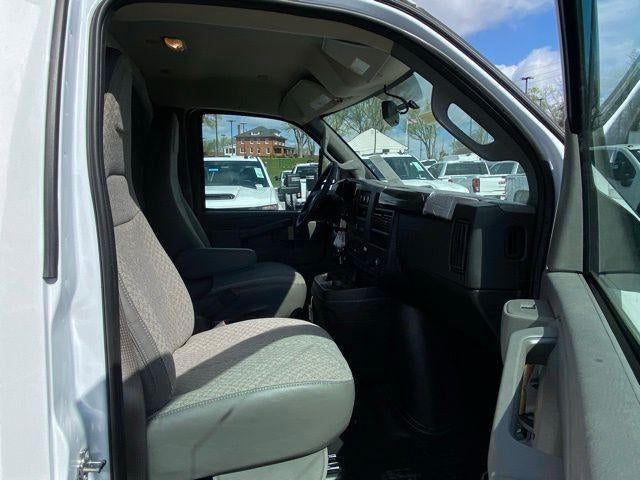 2024 GMC Savana Cutaway 3500 1WT