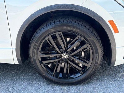 2022 Volkswagen Tiguan SE R-Line Black