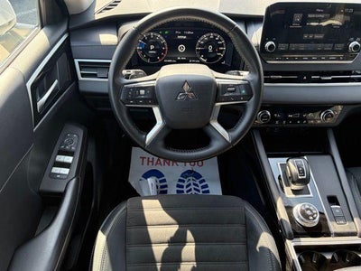 2024 Mitsubishi Outlander SE