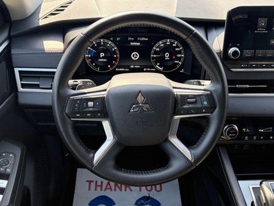 2024 Mitsubishi Outlander SE