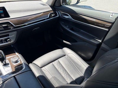 2022 BMW 7 Series 740i xDrive